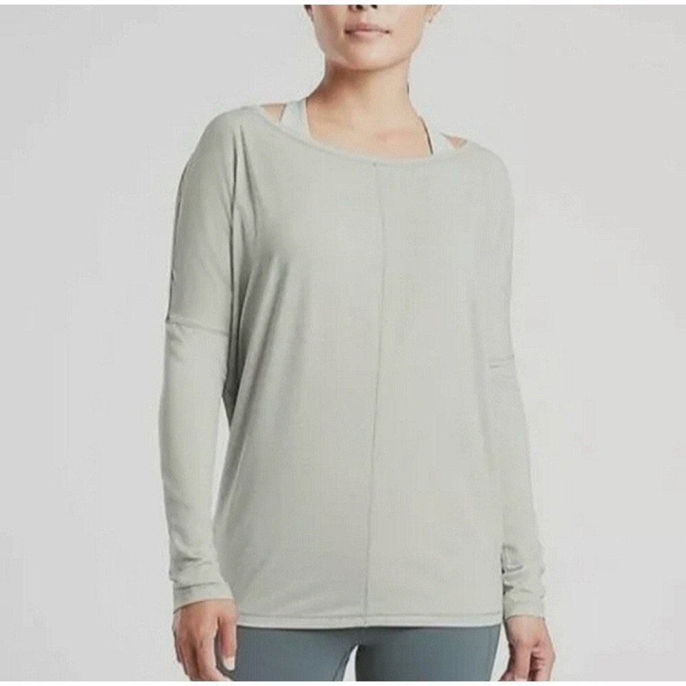Athleta Essence Flow Top Women's Sage Green/Gray Long Sleeve Relaxed Fit Size L